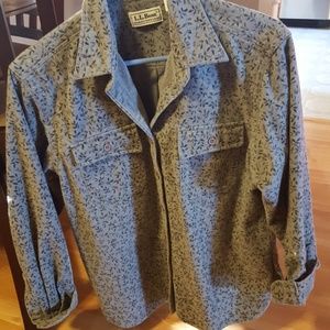 L.L. Bean Chamois Cloth Size M